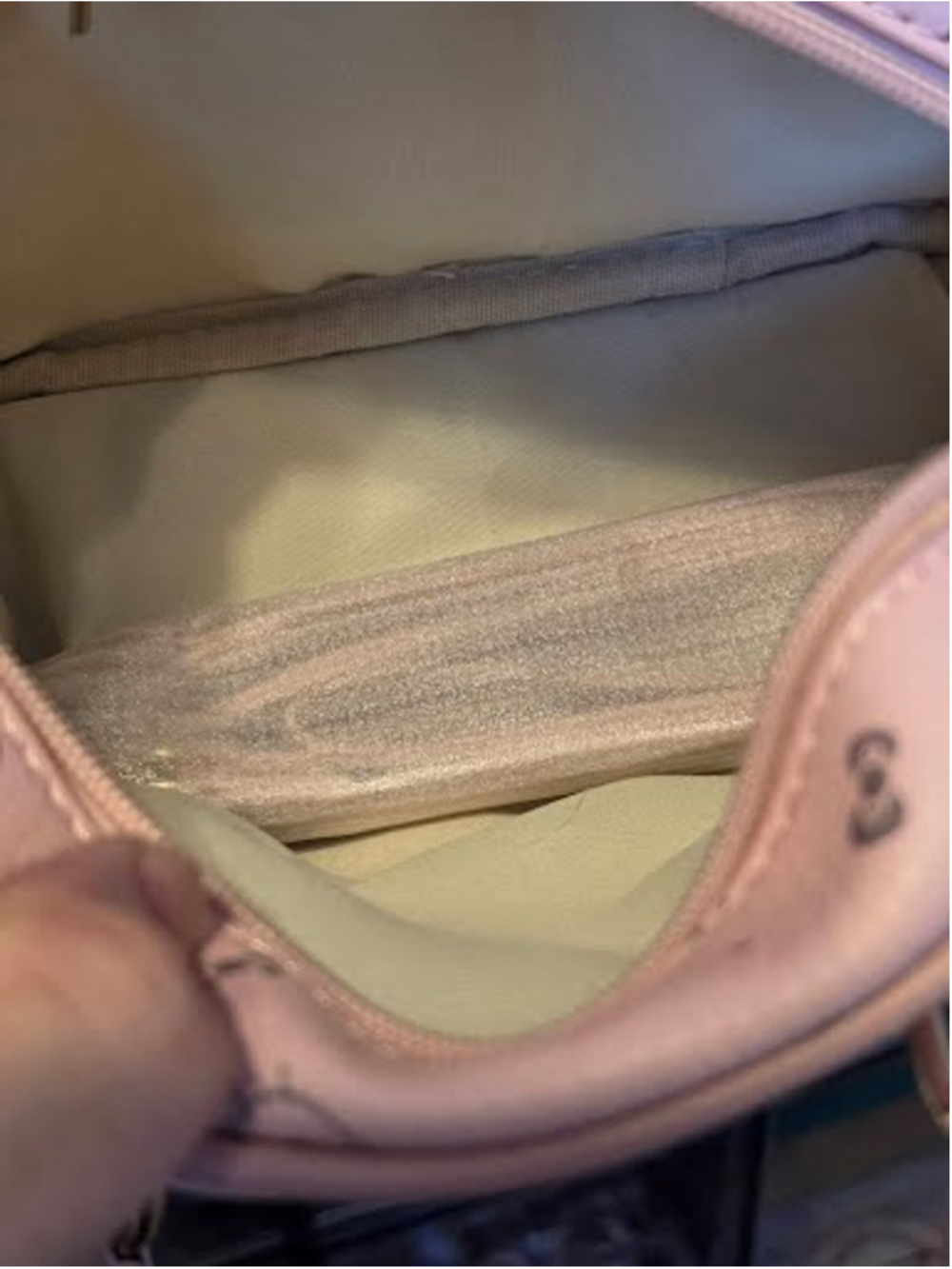 #HK-2394 Hello Kitty Polyurethane Leather Small Handbag / Crossbody - Picture 2 of 2